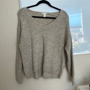 H&M Women’s V-neck Cream sweater